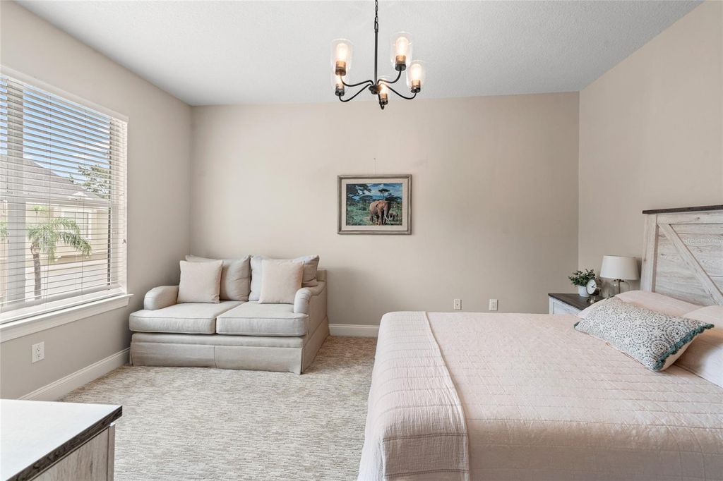 Image 7 of property listing at 3519 HEARDS FERRY DRIVE, Tampa, FL 33618