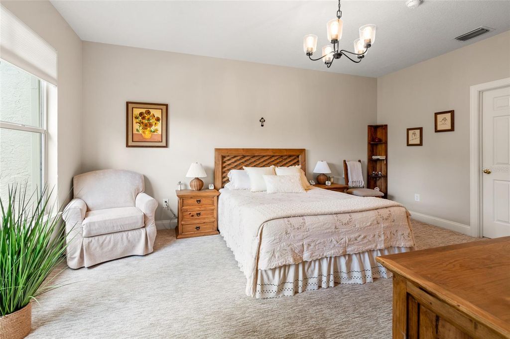 Image 10 of property listing at 3519 HEARDS FERRY DRIVE, Tampa, FL 33618