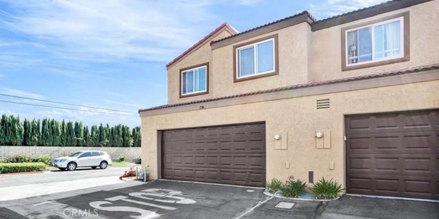2766 Via Hacienda 102, Fullerton, CA 92835