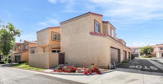 2766 Via Hacienda 102, Fullerton, CA 92835