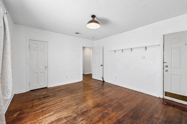 1215 Churchill Road, River Oaks, TX 76114