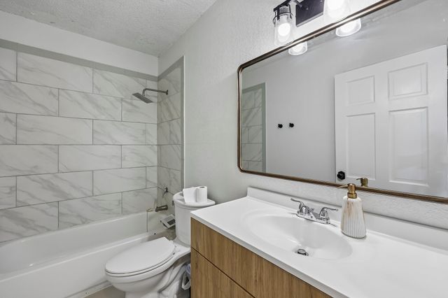 1215 Churchill Road, River Oaks, TX 76114