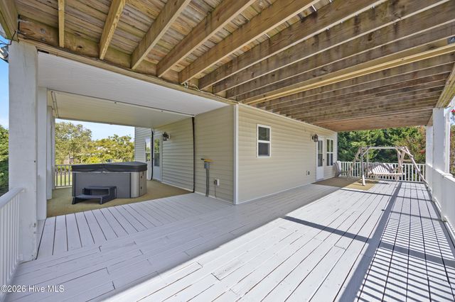 134 Heron Cove Road, Hampstead, NC 28443