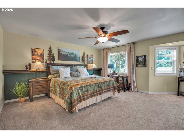 705 N MOLALLA Ave, Molalla, OR 97038