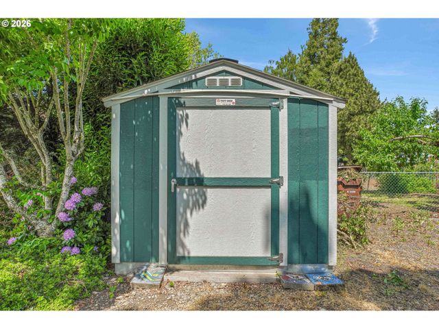 705 N MOLALLA Ave, Molalla, OR 97038
