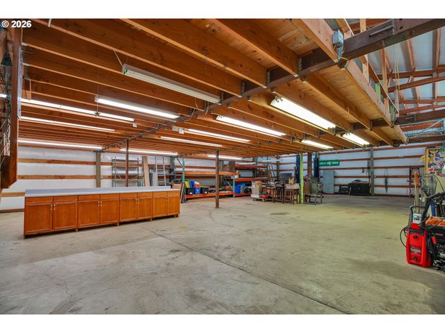 705 N MOLALLA Ave, Molalla, OR 97038