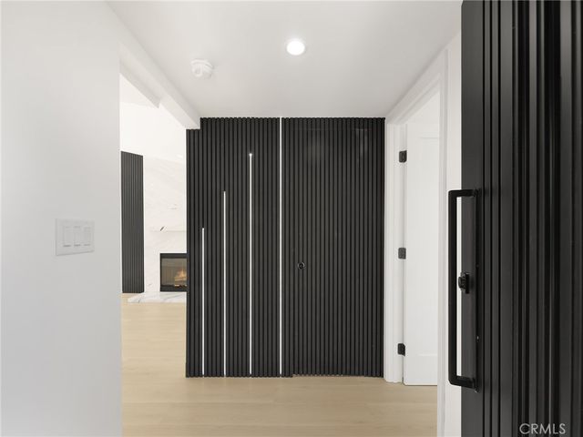20528 Hamlin Street, Winnetka, CA 91306