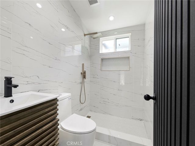 20528 Hamlin Street, Winnetka, CA 91306