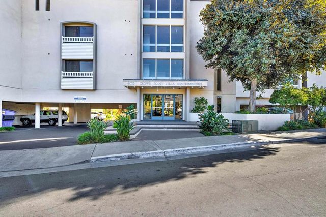 4015 Crown Point Dr 102, San Diego, CA 92109