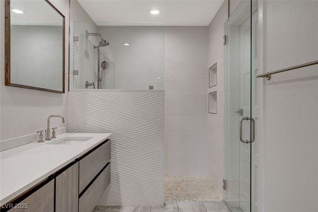 3012 Plaza De Rosa, Las Vegas, NV 89102