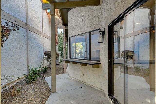 3012 Plaza De Rosa, Las Vegas, NV 89102