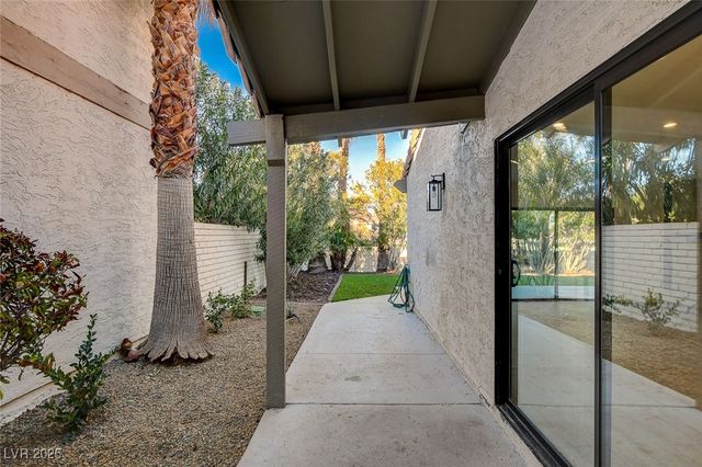 3012 Plaza De Rosa, Las Vegas, NV 89102