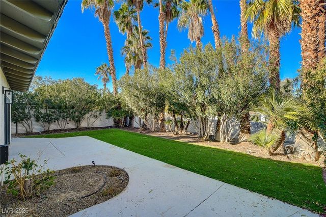 3012 Plaza De Rosa, Las Vegas, NV 89102