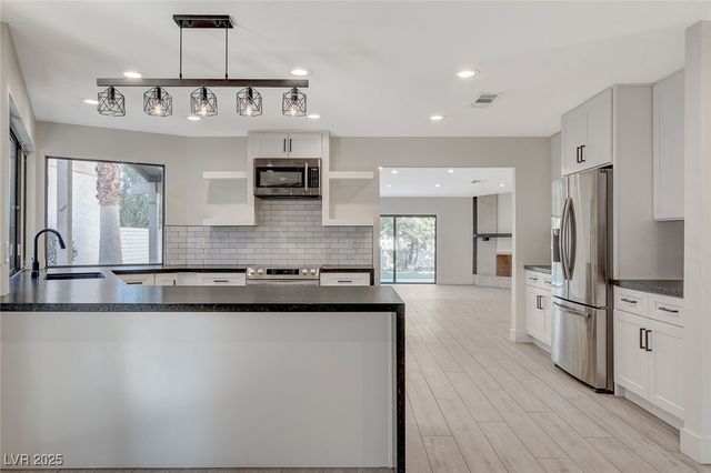 3012 Plaza De Rosa, Las Vegas, NV 89102