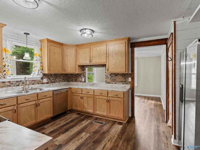 3405 Country Club Circle, Guntersville, AL 35976