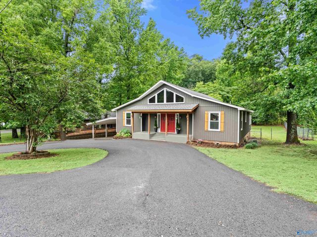 3405 Country Club Circle, Guntersville, AL 35976