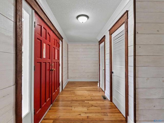 3405 Country Club Circle, Guntersville, AL 35976