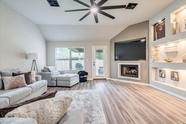 2133 Sid Allens DR, Buda, TX 78610