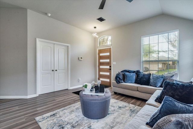 2133 Sid Allens DR, Buda, TX 78610