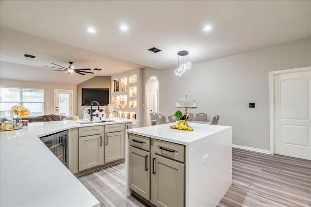 2133 Sid Allens DR, Buda, TX 78610
