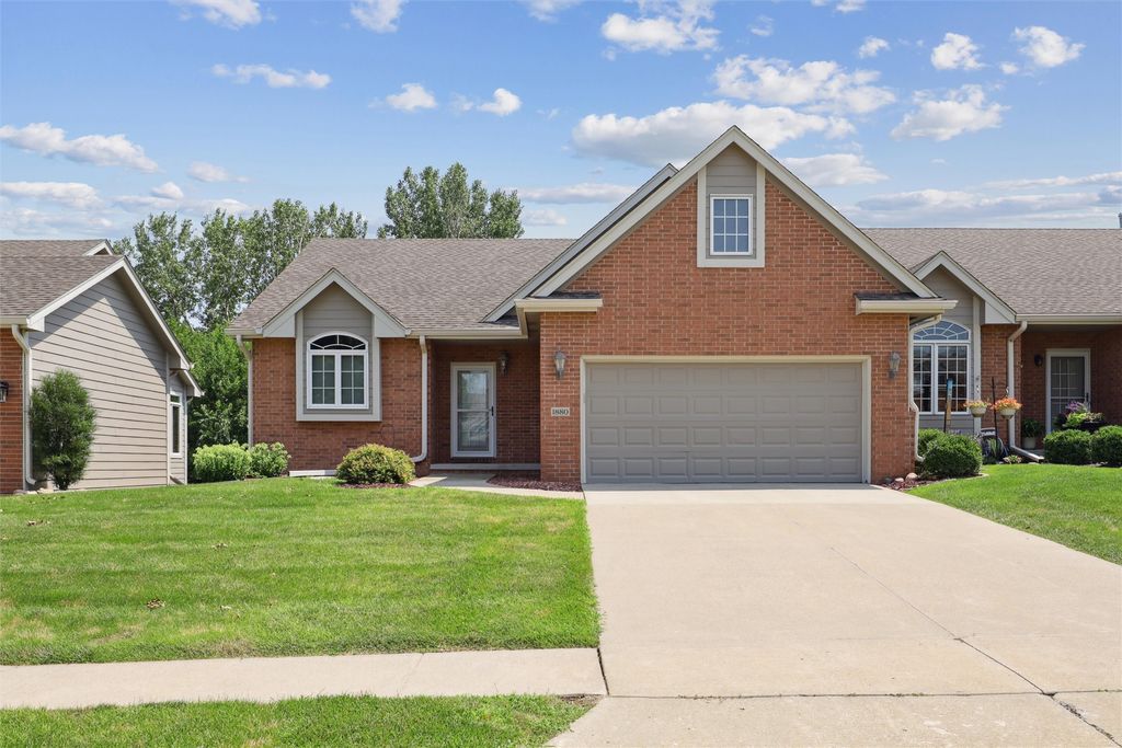 1880 SE Ashleaf Circle, Waukee, IA 50263