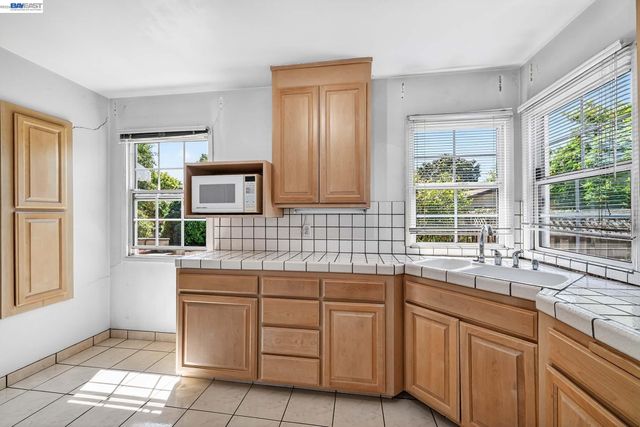 4035 Somerset Avenue, Castro Valley, CA 94546