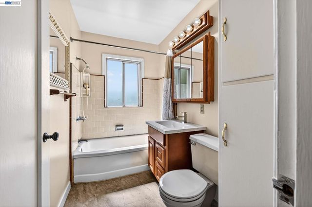 4035 Somerset Avenue, Castro Valley, CA 94546