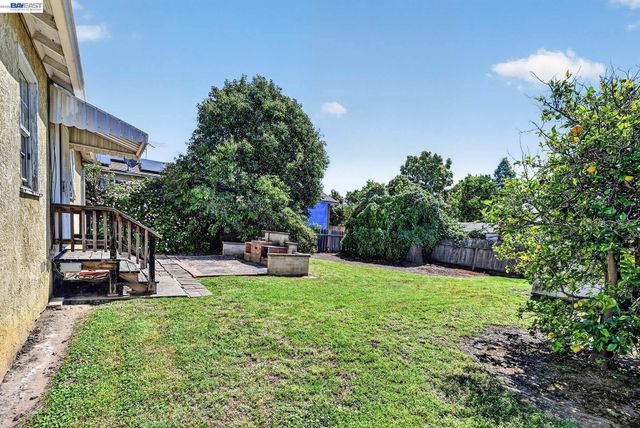 4035 Somerset Avenue, Castro Valley, CA 94546