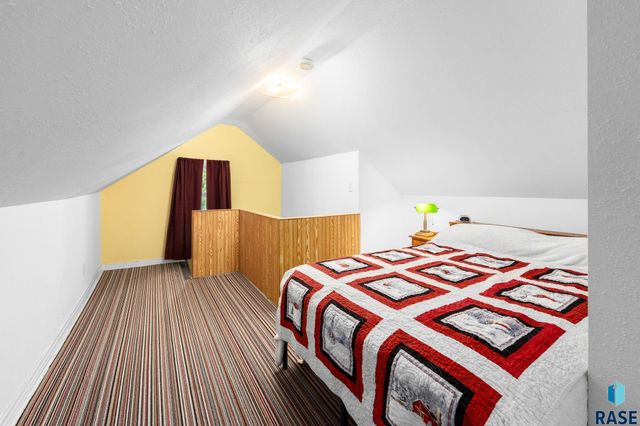 1319 N Spring Ave Avenue, Sioux Falls, SD 57104