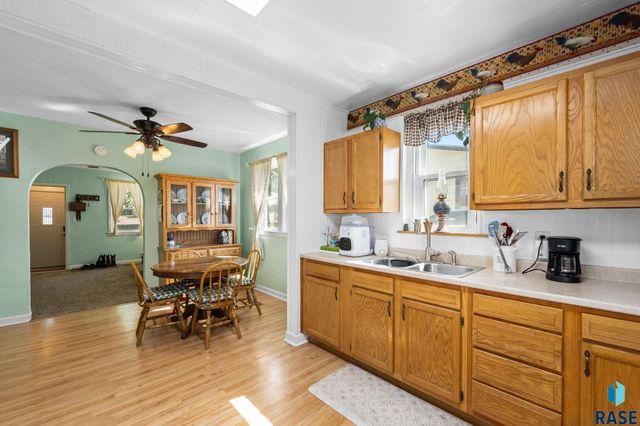 1319 N Spring Ave Avenue, Sioux Falls, SD 57104