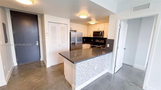 4332 W Flagler 203 203, Miami, FL 33134