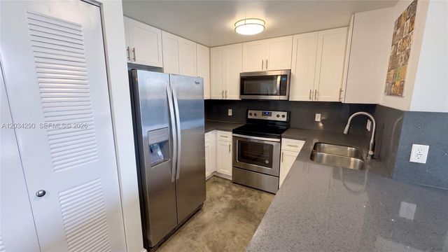 4332 W Flagler 203 203, Miami, FL 33134