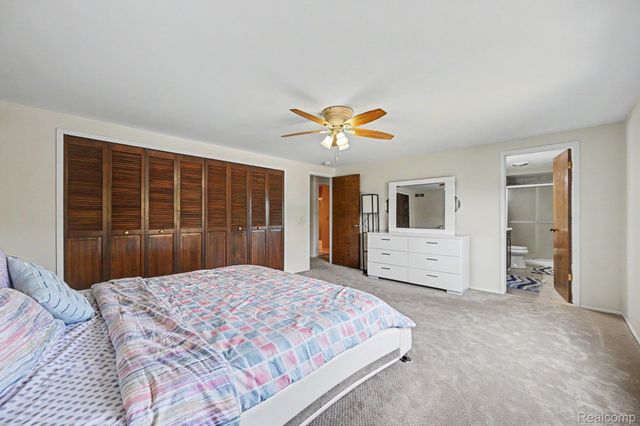 29579 Kings Pointe Court, Farmington Hills, MI 48331