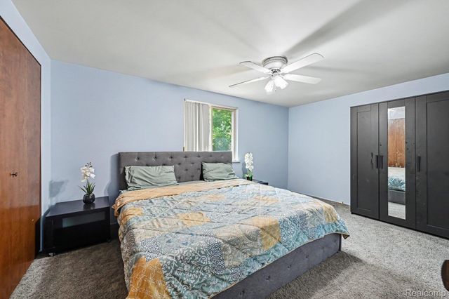 29579 Kings Pointe Court, Farmington Hills, MI 48331