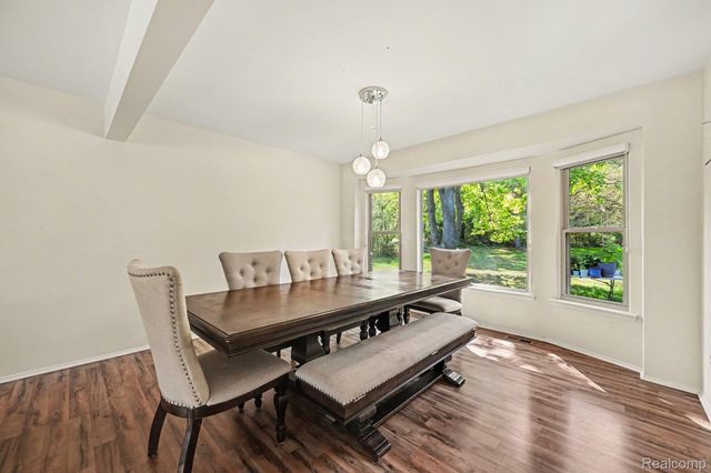 29579 Kings Pointe Court, Farmington Hills, MI 48331