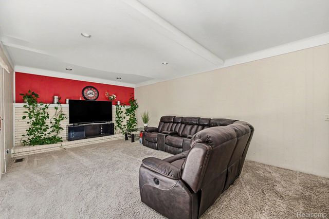 29579 Kings Pointe Court, Farmington Hills, MI 48331