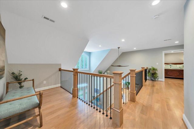 400 Heather LN, Huddleston, VA 24104