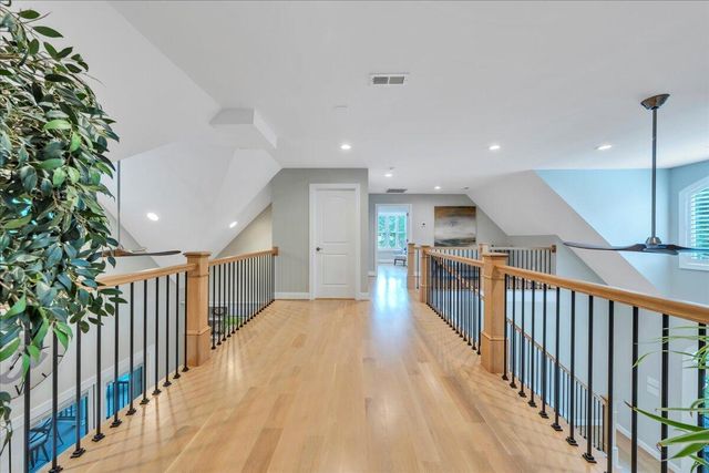 400 Heather LN, Huddleston, VA 24104