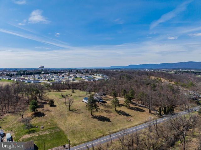 160 WERTZ RUN RD, Carlisle, PA 17013