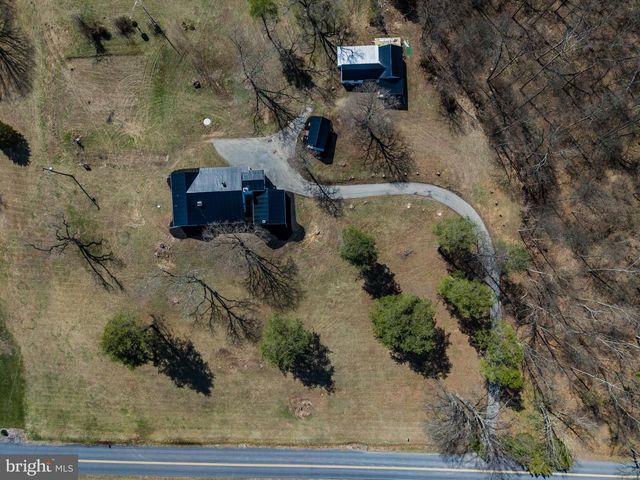 160 WERTZ RUN RD, Carlisle, PA 17013