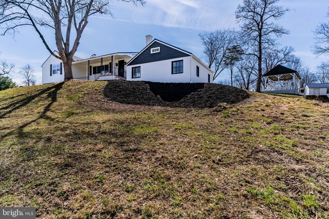 160 WERTZ RUN RD, Carlisle, PA 17013