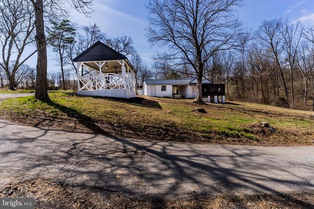 160 WERTZ RUN RD, Carlisle, PA 17013