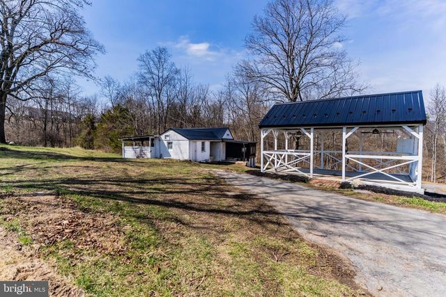 160 WERTZ RUN RD, Carlisle, PA 17013