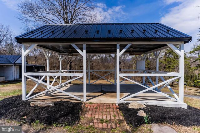 160 WERTZ RUN RD, Carlisle, PA 17013