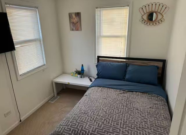 8813 S Euclid Avenue, Chicago, IL 60617