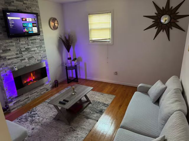 8813 S Euclid Avenue, Chicago, IL 60617