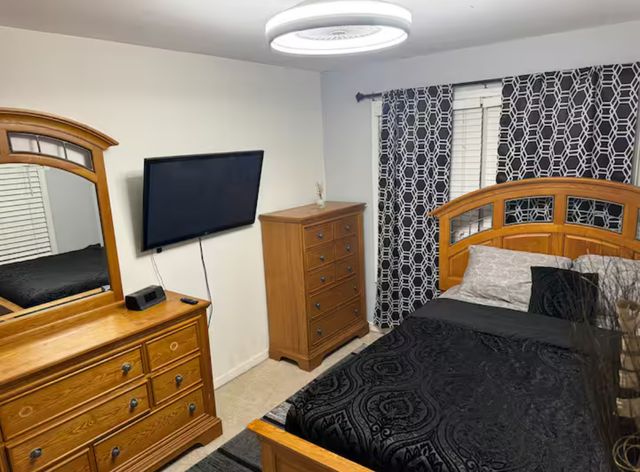 8813 S Euclid Avenue, Chicago, IL 60617