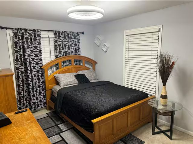 8813 S Euclid Avenue, Chicago, IL 60617