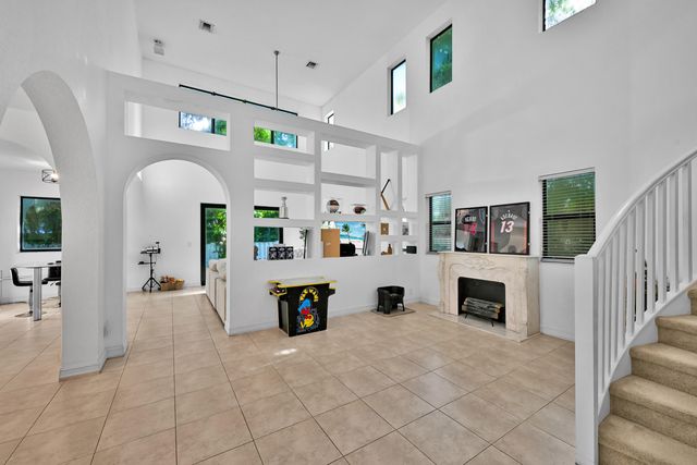 11695 NW 2ND Street, Plantation, FL 33325