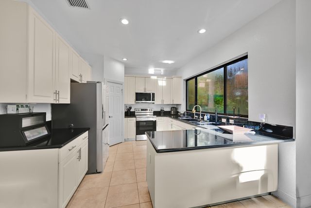 11695 NW 2ND Street, Plantation, FL 33325